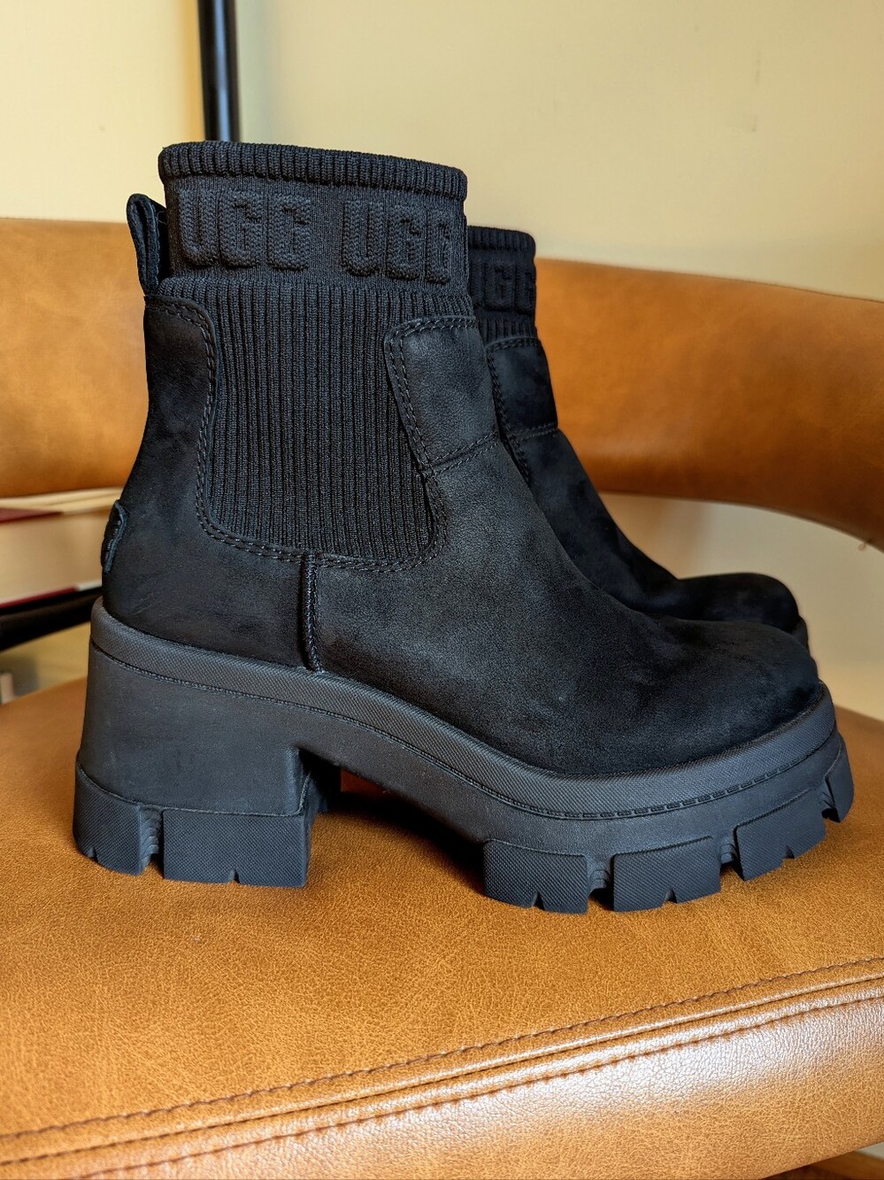 UGG | Brooklyn Chelsea | Size 8